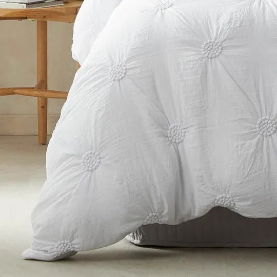 Summer White Quilt Cover Set by Logan and Mason Platinum